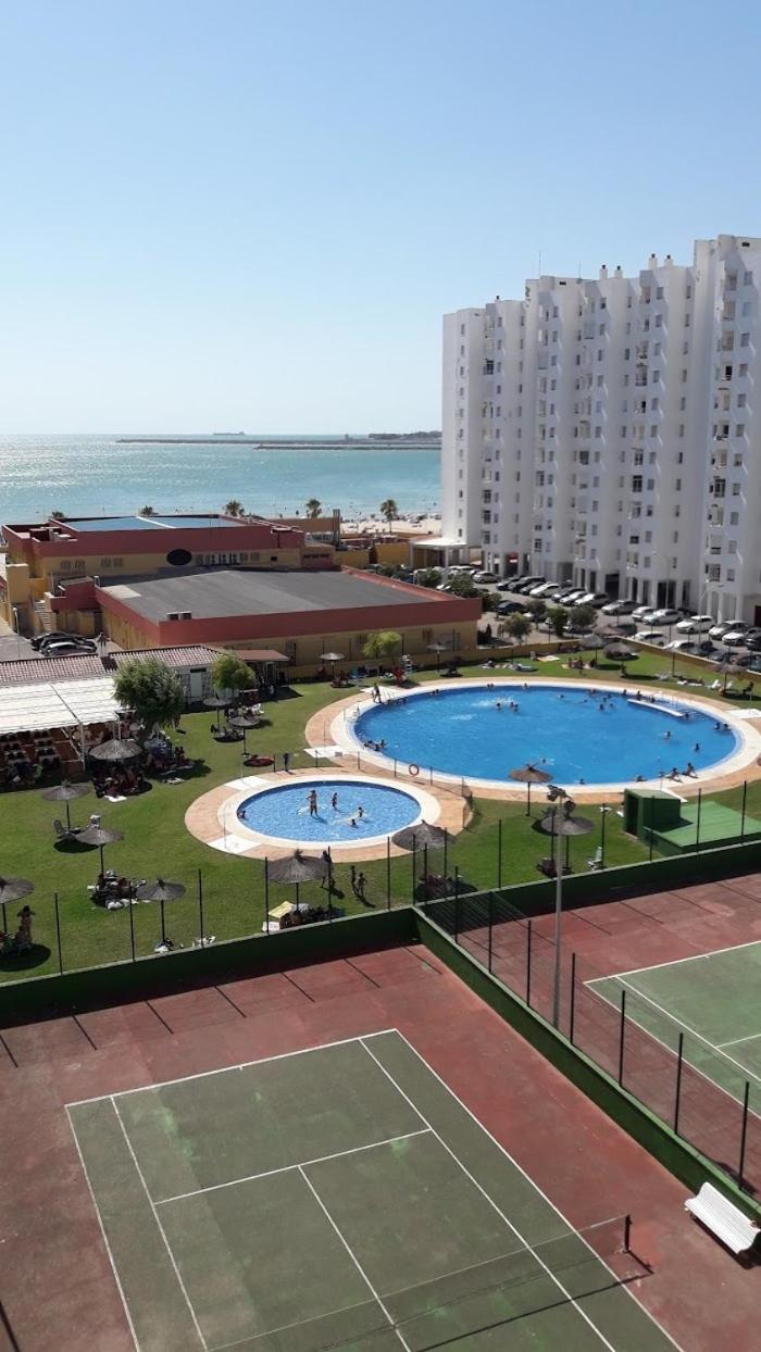 Gatu Arena " Preferente Mayores De 25 Anos Y Familias " เอลปูแอร์โต เด ซานตามาริอา ภายนอก รูปภาพ